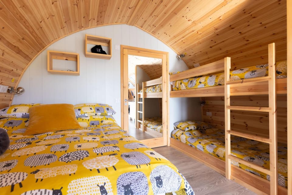 Bed, bunk bed