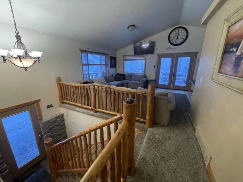 Lake Life Cabin in Bear Lake and Dog Friendly Cabin in Garden City
