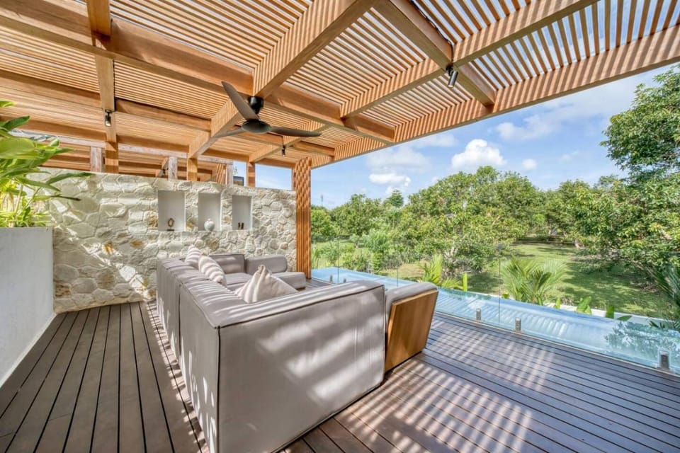 Natural landscape, Balcony/Terrace, Seating area