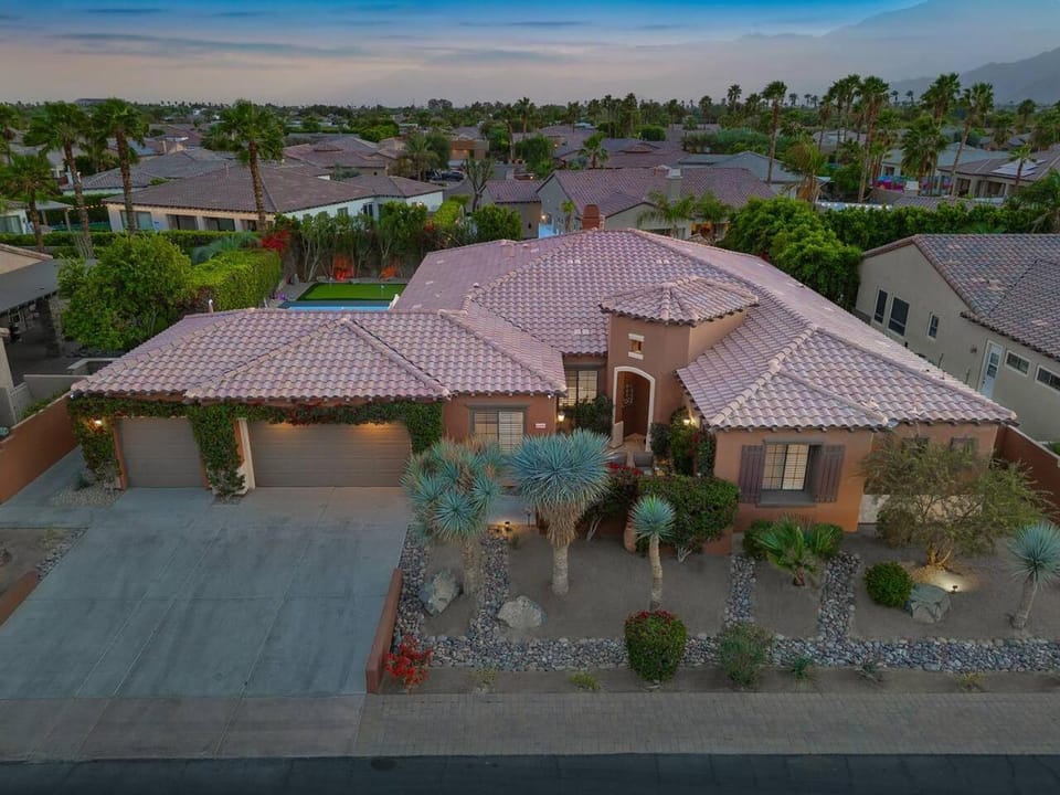Beginners Luck with Pickleball and Gameroom House in La Quinta