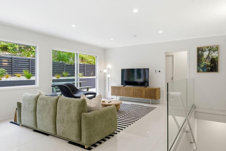 TV and multimedia, Seating area