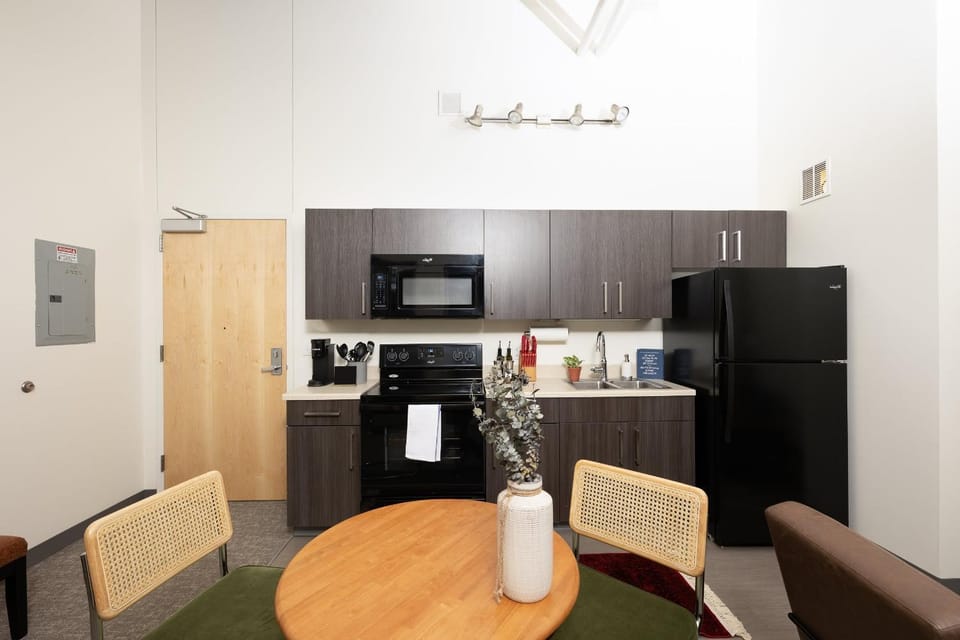 Cream City Industrial Loft Near Fiserv with Parking - Suite 1 - Sleeps 8 Apartment in Milwaukee