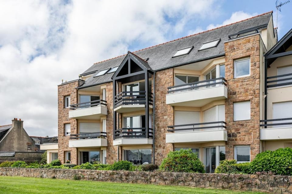 Appartement face à la mer Apartment in Louannec
