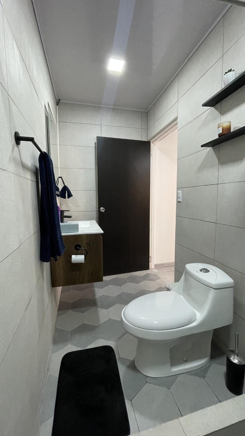 New! Stylish Studio #1 SJO - Perfect for Travelers Apartment in Alajuela
