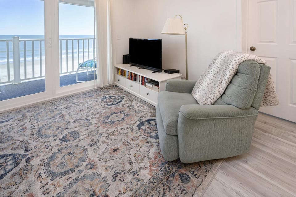 Channel Marker 305 House in Surfside Beach