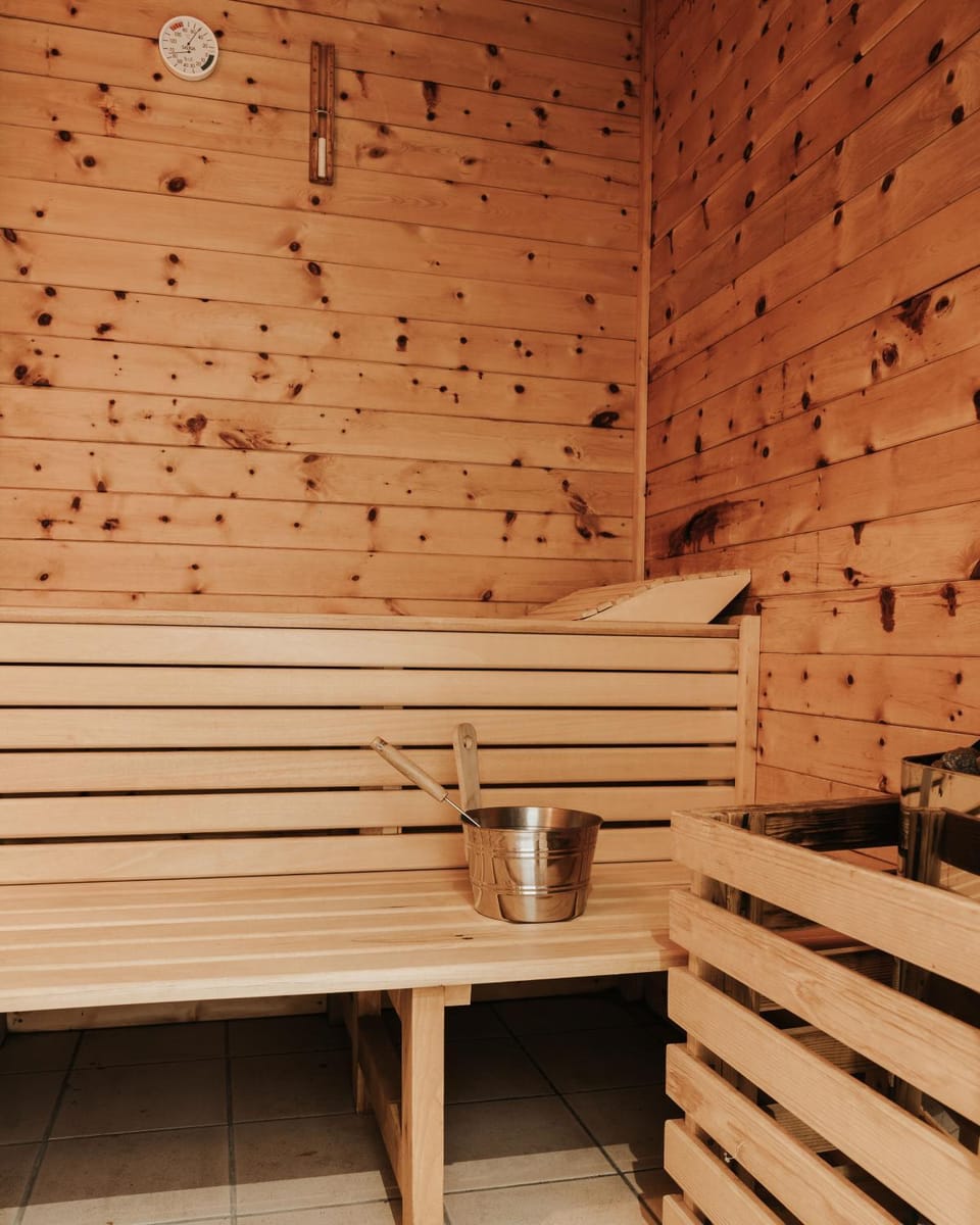 Sauna, Spa and wellness centre/facilities, Swimming pool