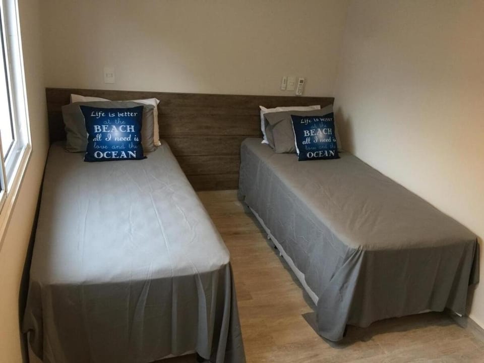 Casa na Av Principal em Condominio House in São Sebastião