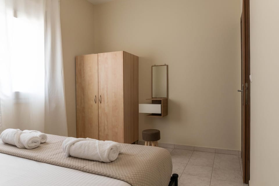 Bed, Photo of the whole room, Bedroom, towels, wardrobe