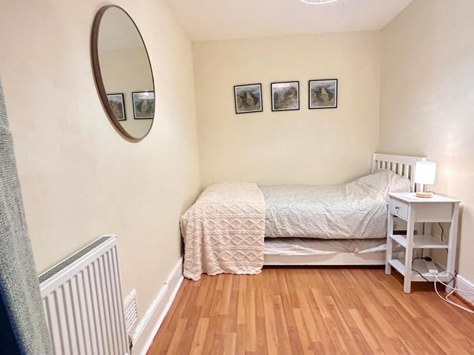 Bed, Bedroom, hair dryier
