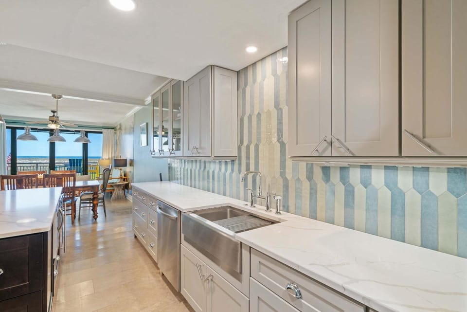 Navarre Towers 101 - 3 Bedroom Apartment in Pensacola Beach