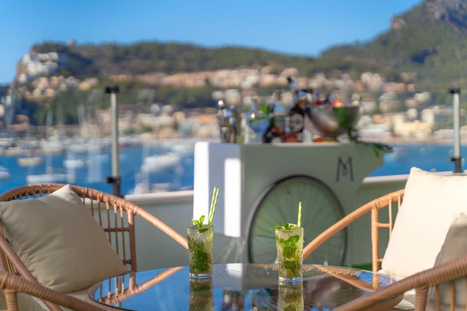 Natural landscape, Balcony/Terrace, Sea view