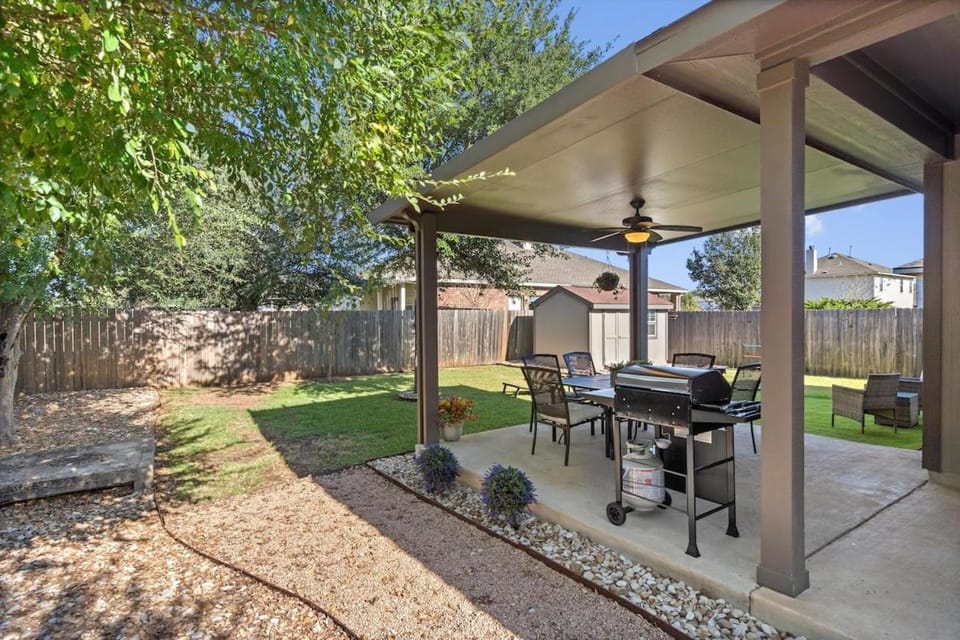 Patio, BBQ facilities