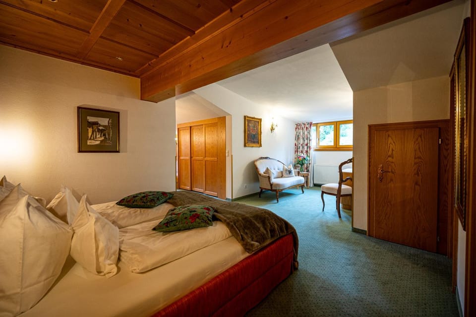 Living room, Bedroom