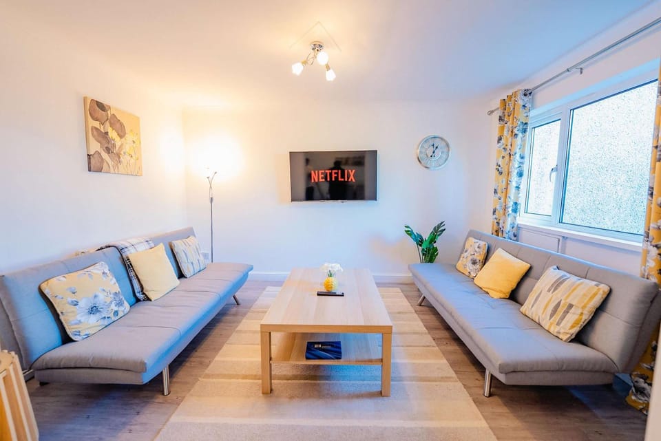 TV and multimedia, Living room, Seating area