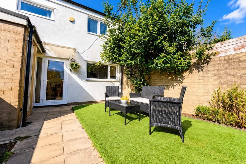 Property building, Garden, Garden view