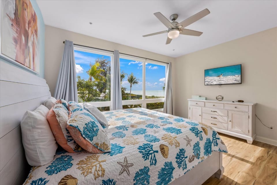180 Degree Ocean Views Direct Access to Holmes Beach House in Holmes Beach