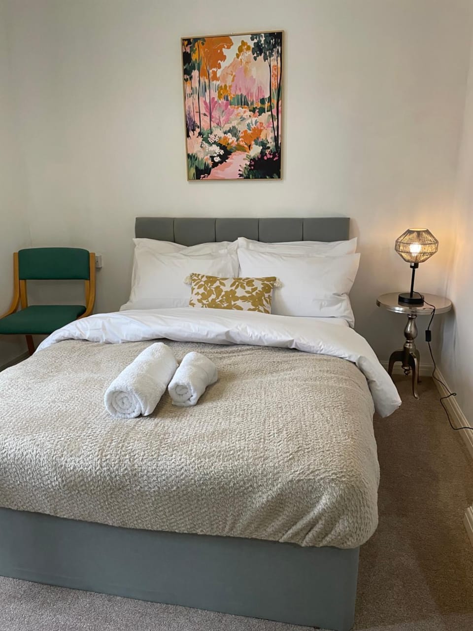 Bed, Bedroom, towels
