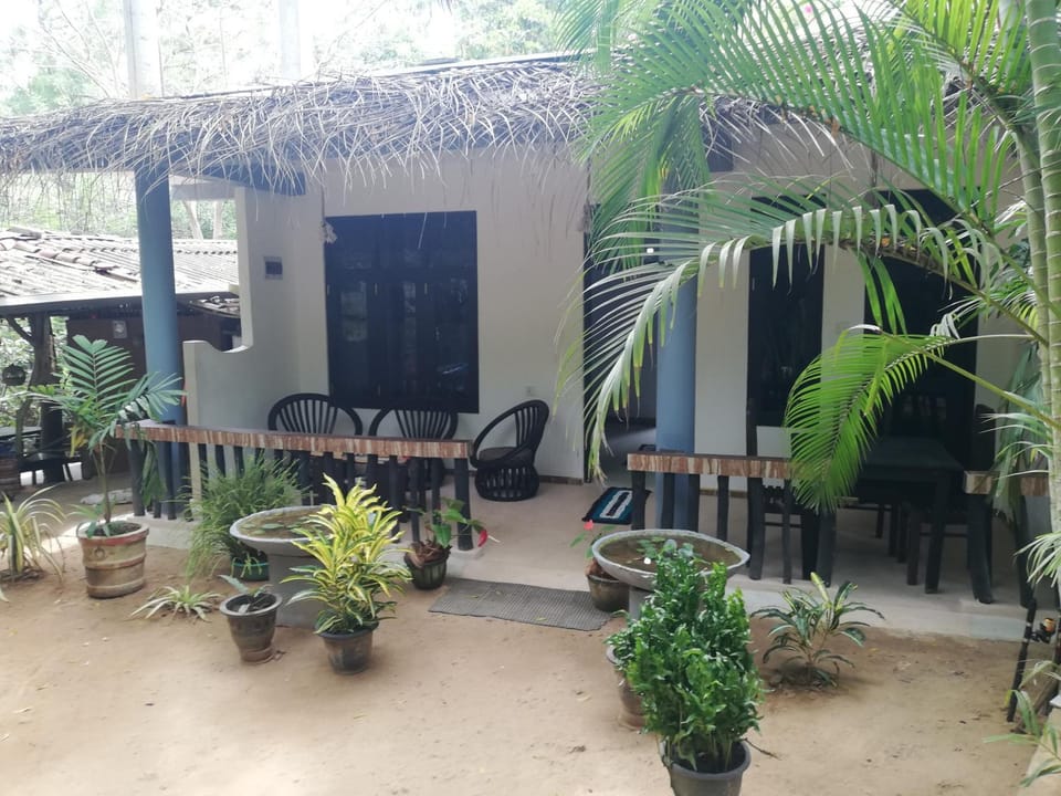 Sea Breeze Garden Bed and Breakfast in Tangalle
