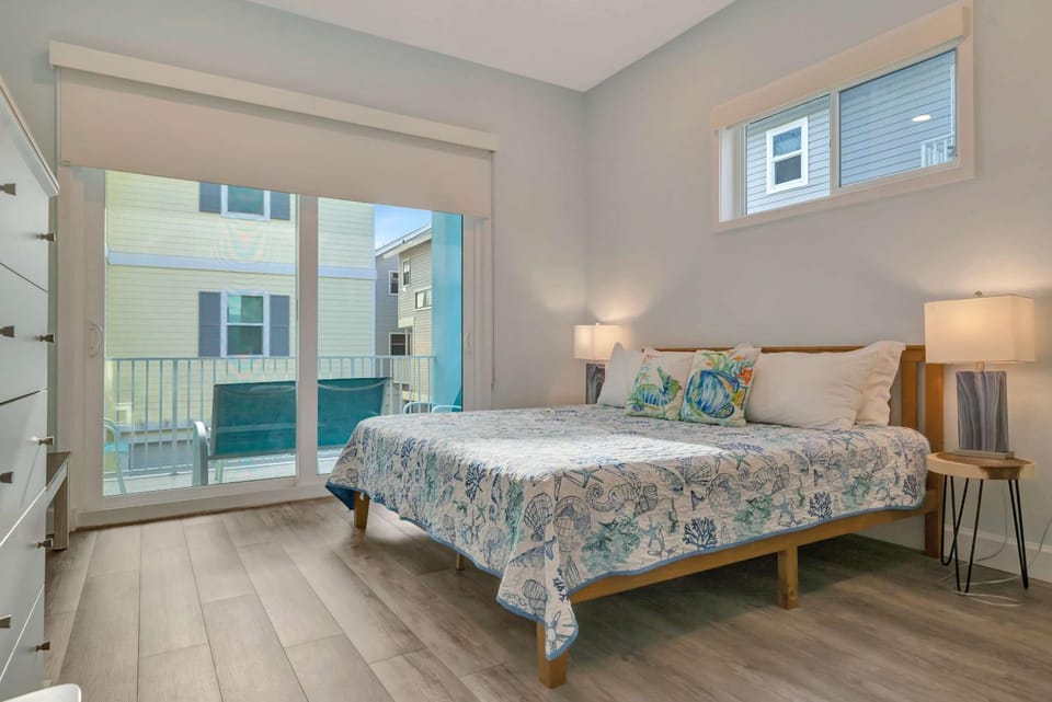 4B Balcony Beachfront access to Indian Rocks Beach House in Indian Shores