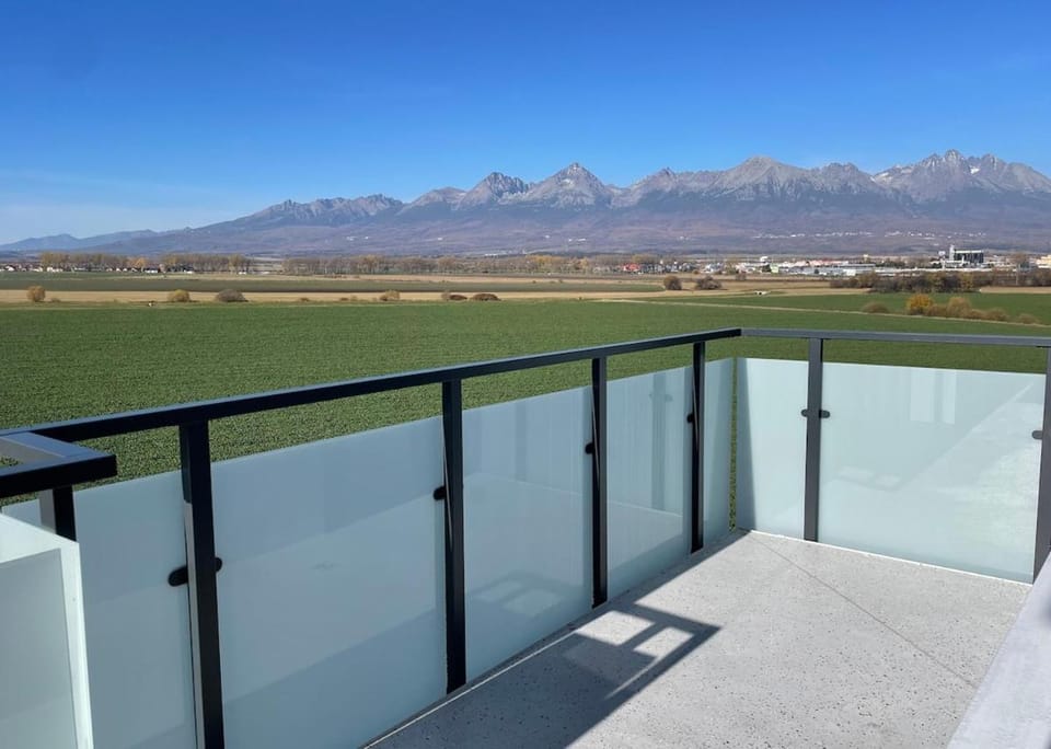 Balcony/Terrace, Mountain view