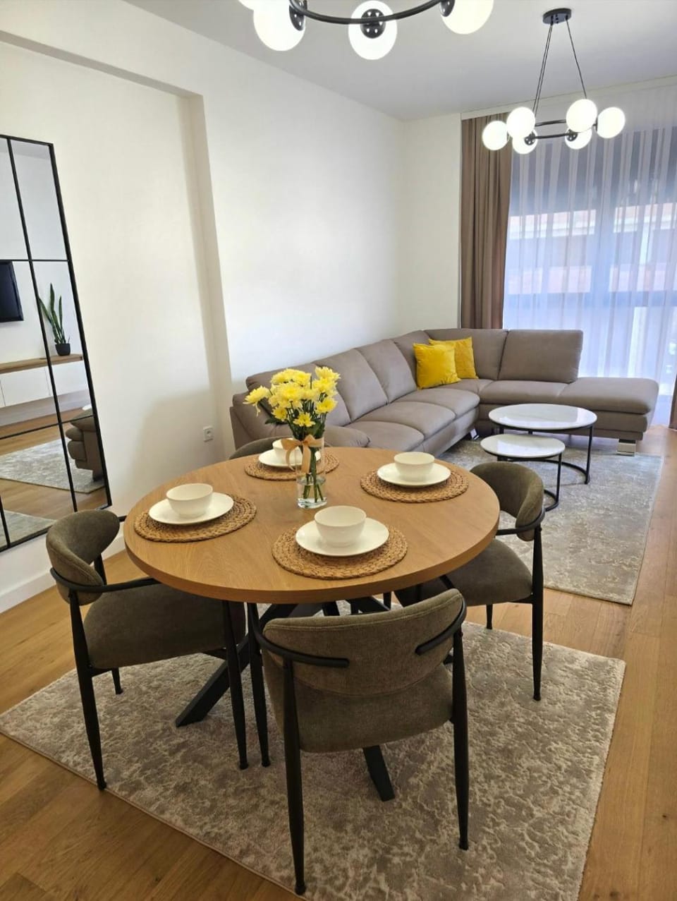 Living room, Dining area