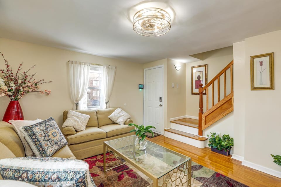 1 Mi to NYC Train & Arts District: Rahway Escape House in Rahway