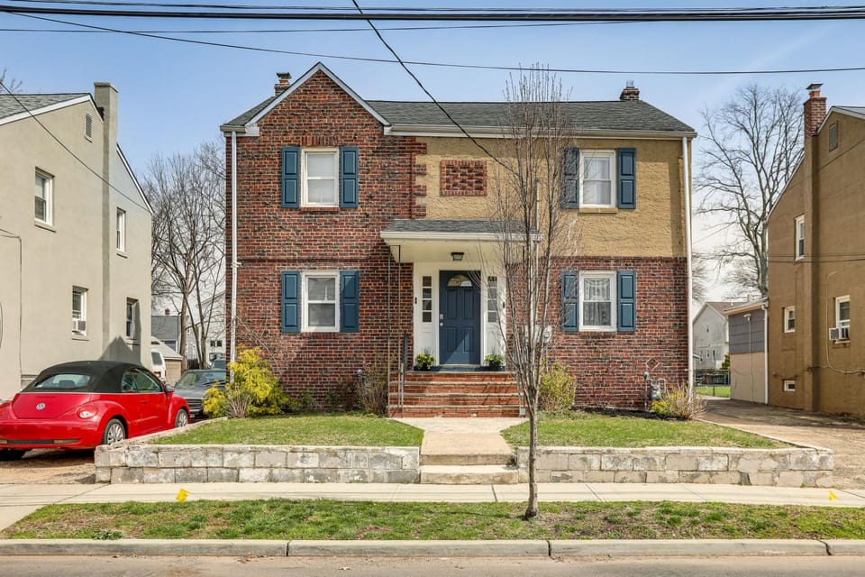 1 Mi to NYC Train & Arts District: Rahway Escape House in Rahway