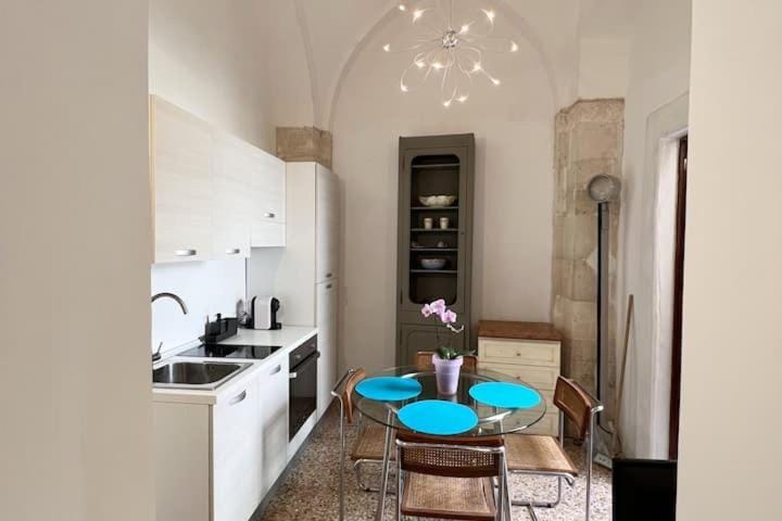 Kitchen or kitchenette, Living room, Dining area, oven, stove