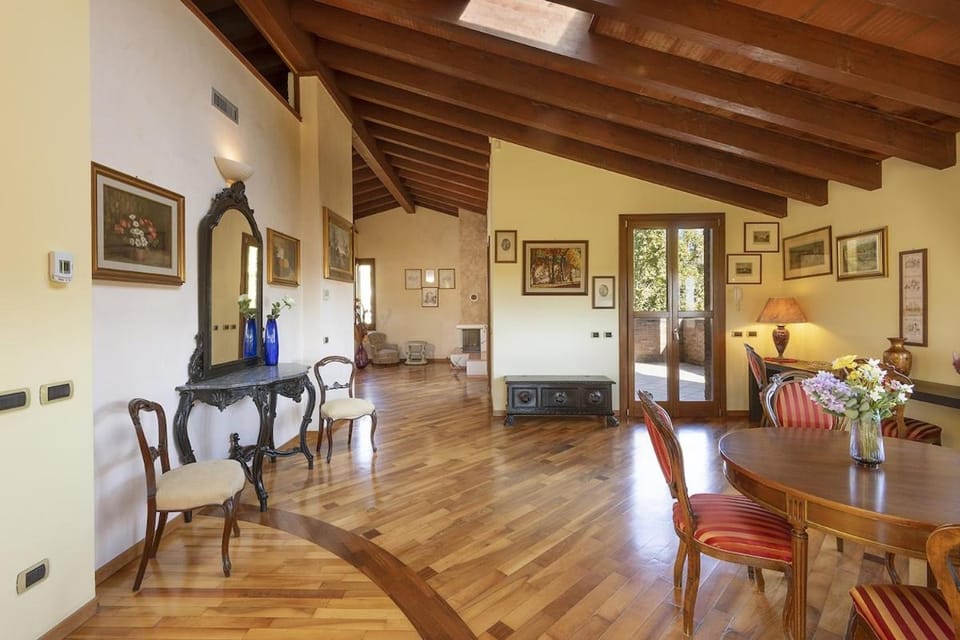 Majestic Private Villa - Private Parking Villa in Milan