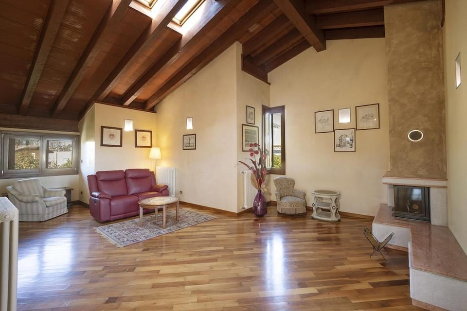 Majestic Private Villa - Private Parking Villa in Milan