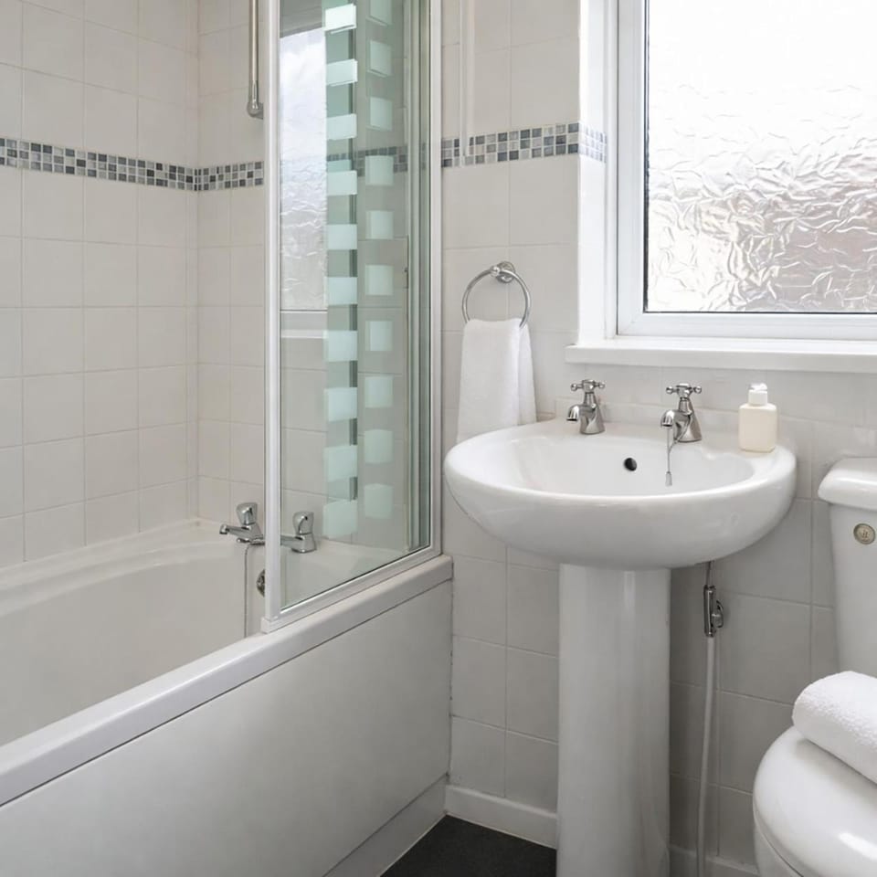 Shower, Toilet, Bathroom, Photo of the whole room, Bath