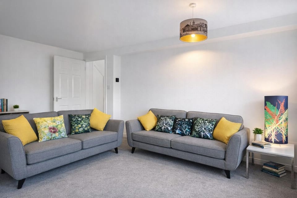 Living room, Photo of the whole room, Seating area