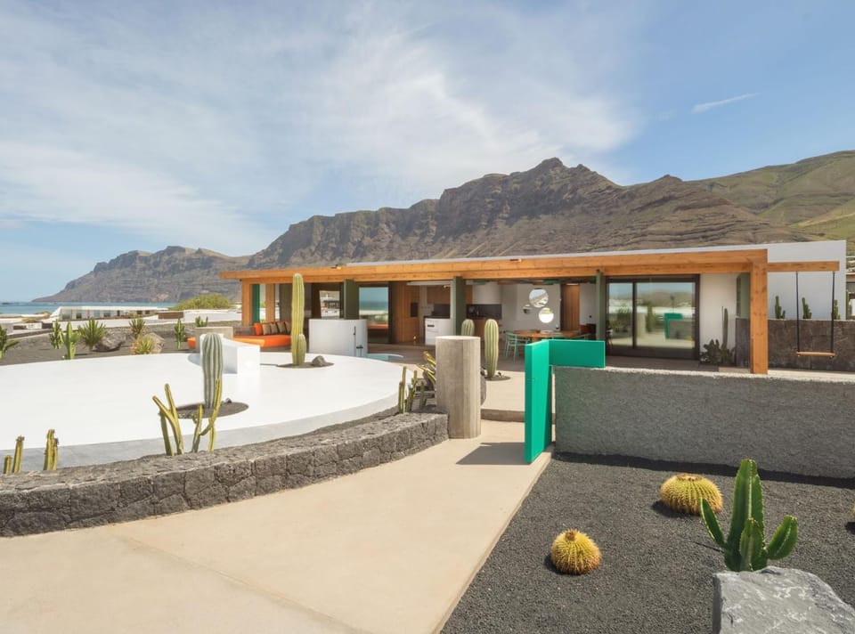 Property building, Day, Natural landscape, Mountain view