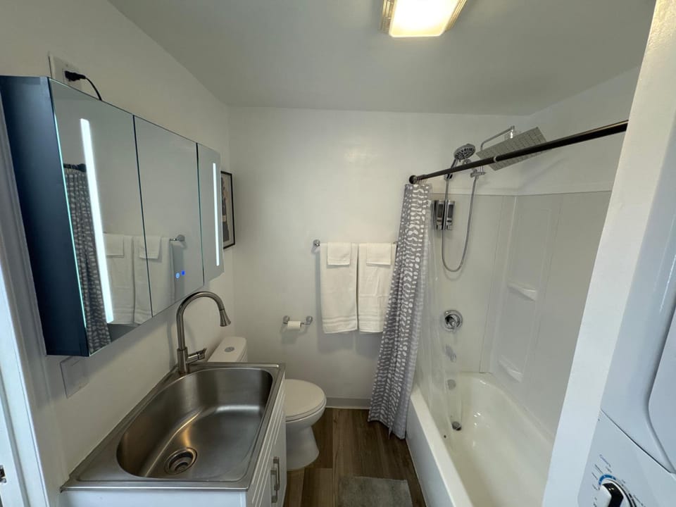 Anchorage Fireoved Experience Apartment in Anchorage