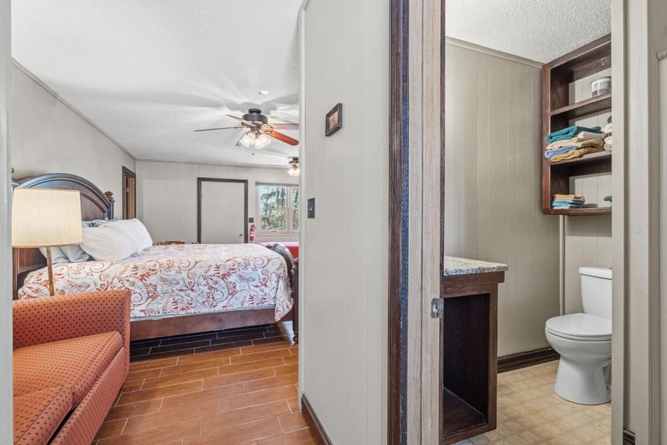 Quail Cove 2 - Lakefront Suite Boat Slip Apartment in Table Rock Lake