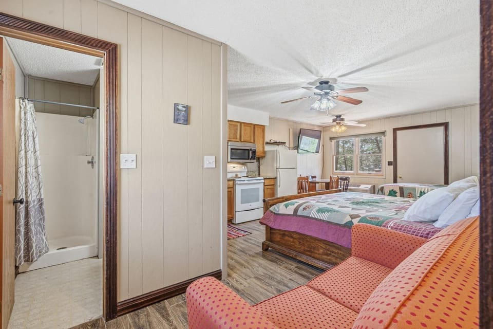 Quail Cove 3 - Lakefront Suite Boat Slip Apartment in Table Rock Lake
