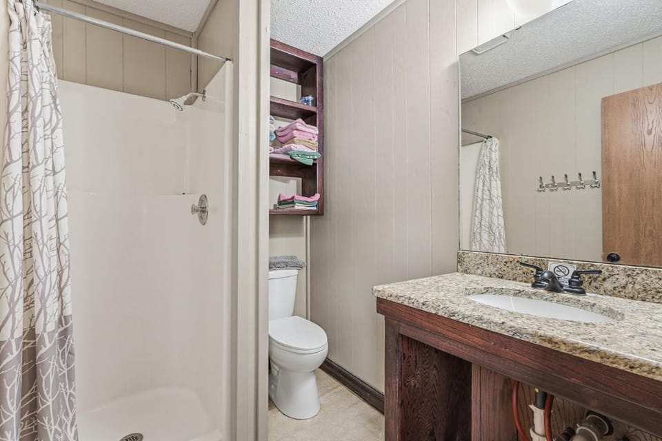 Quail Cove 3 - Lakefront Suite Boat Slip Apartment in Table Rock Lake