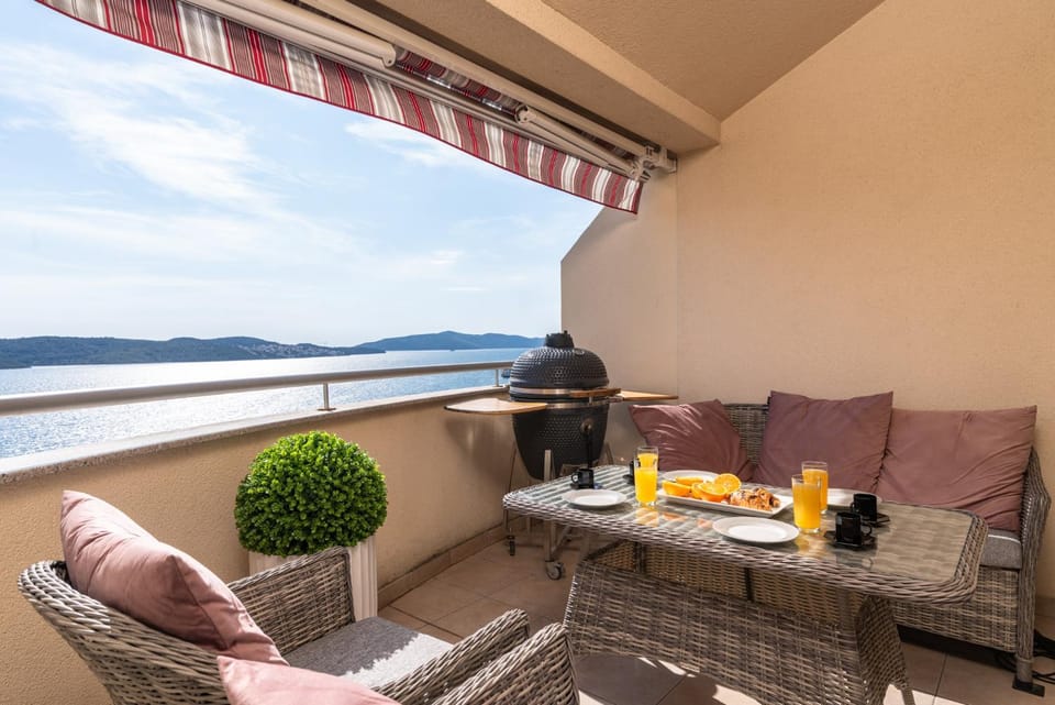 Balcony/Terrace, City view, Garden view, Sea view, Quiet street view