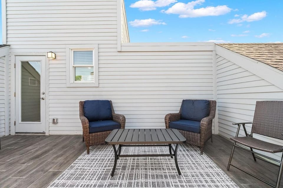 5min From Riverwalk, Alamodome,Tower of America,Alamodome Apartment in San Antonio