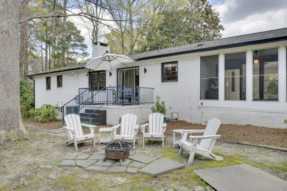 Quiet Downtown Cary Home w/ Screened Porch House in Cary