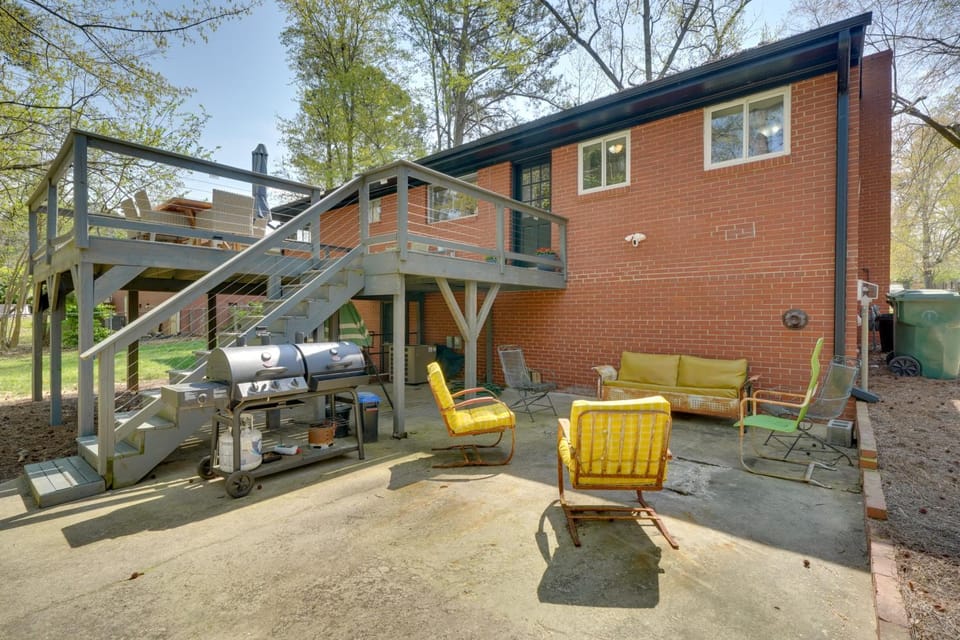 Deck & Patio! Walkable Downtown Cary Home House in Cary