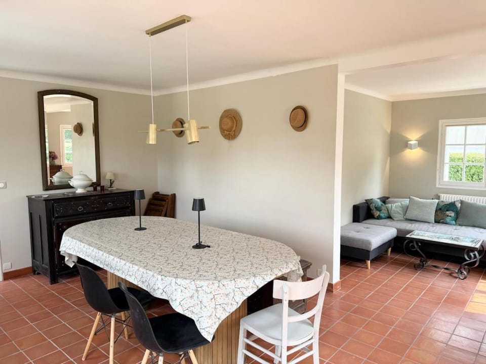 Grande maison - 4 chambres à 1 min des plages - Cabellou House in Concarneau