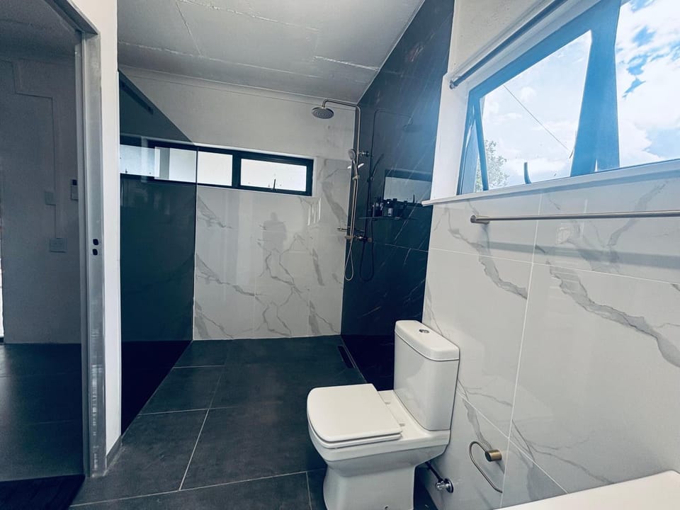 Shower, Toilet, Bathroom, laundry