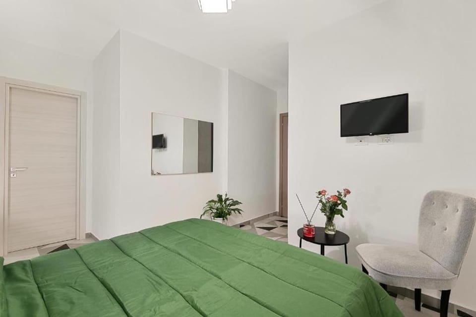 Rent House - Via Fiume 44 - Room 2 Bed and Breakfast in La Spezia