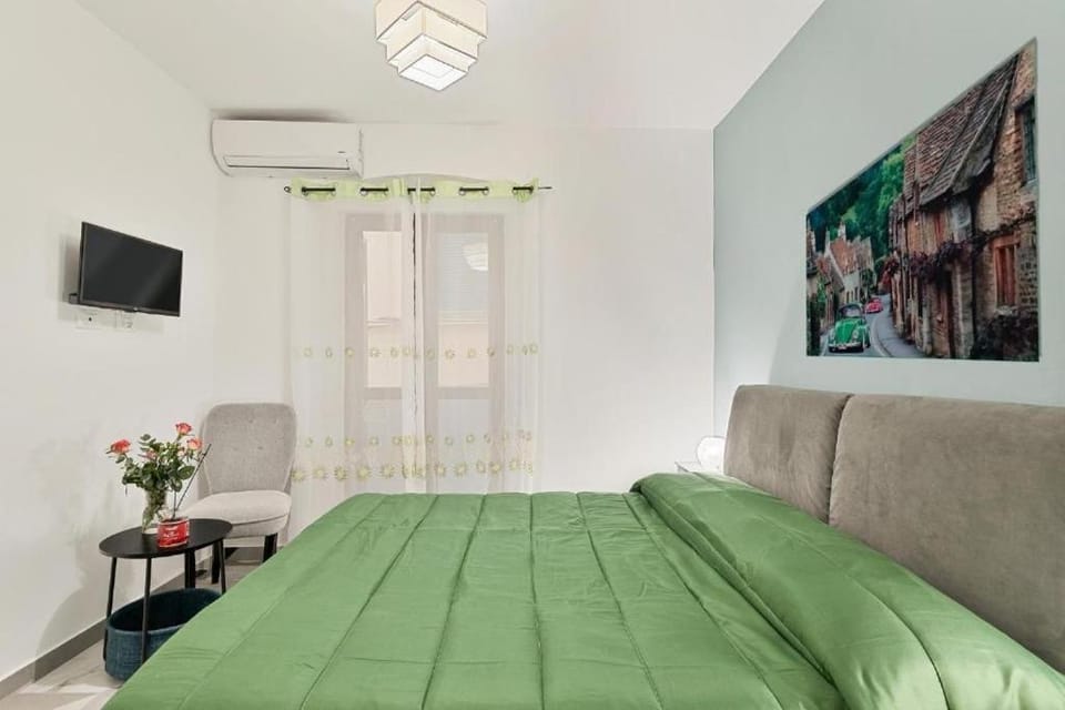 Rent House - Via Fiume 44 - Room 2 Bed and Breakfast in La Spezia