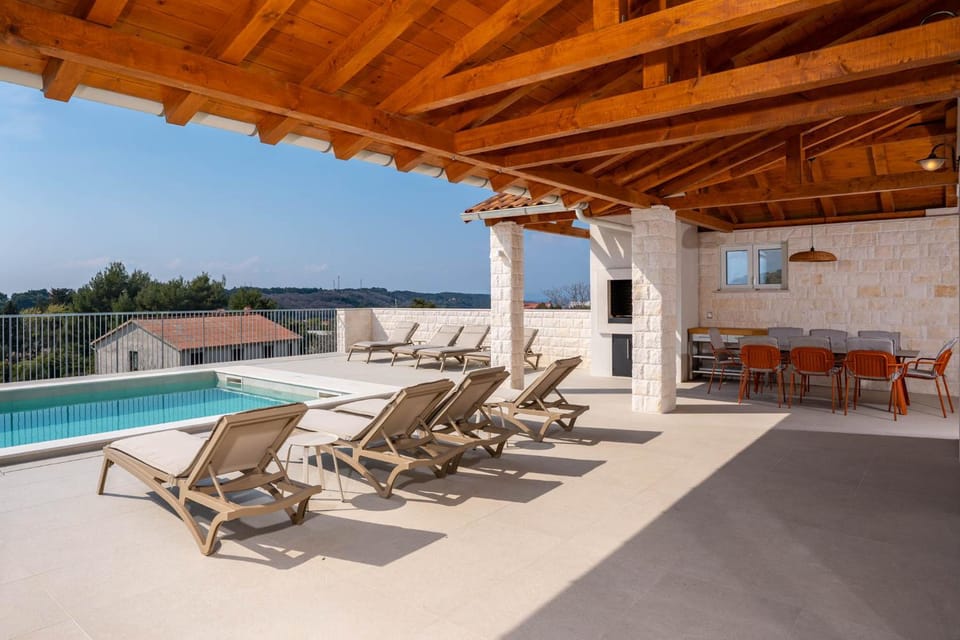 Balcony/Terrace, Swimming pool