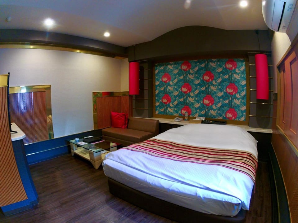 Bed, Photo of the whole room, furniture