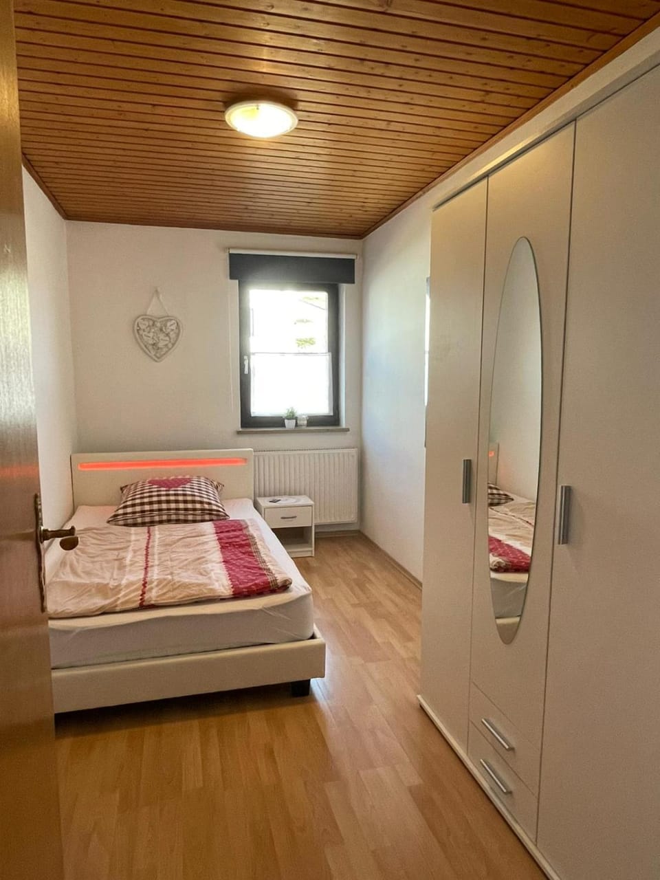 Bed, Photo of the whole room, Bedroom, wardrobe