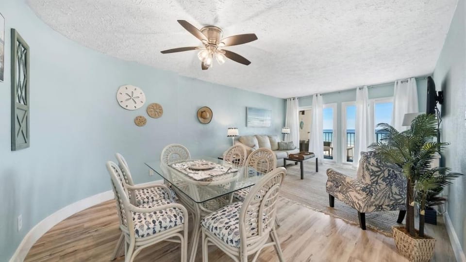 Sugar Beach C27 Apartment in Lower Grand Lagoon