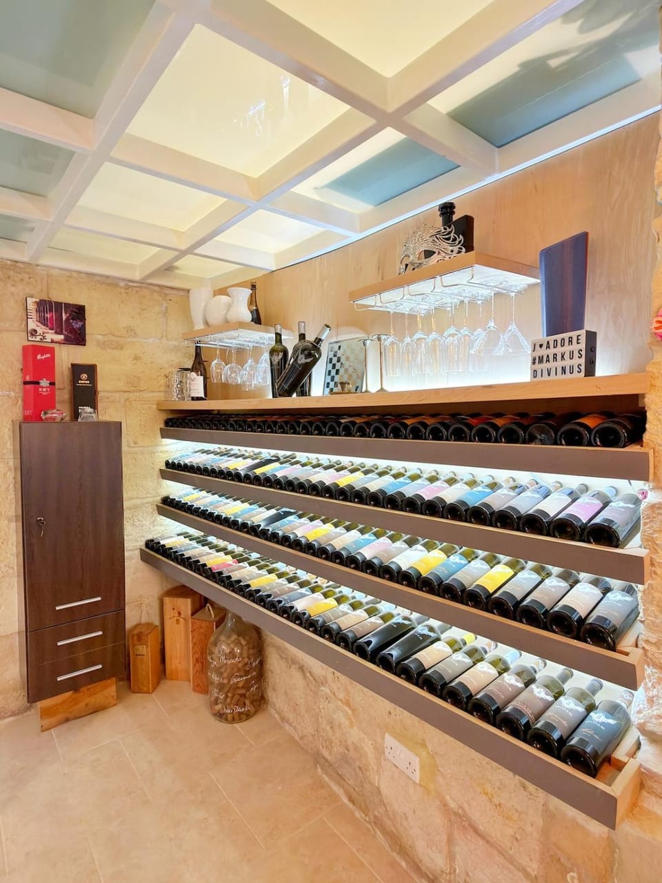 Dar Divinus - Eat, Wine, Sleep House in Malta